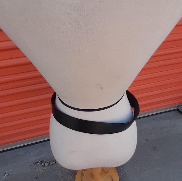 NWT Boohoo silver buckle belt large hoop dangle - Picture 8 of 8